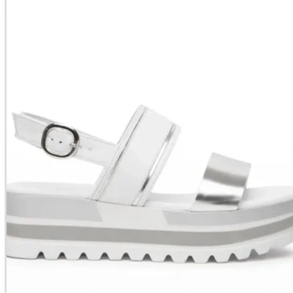 NeroGiardini Double Band Sporty Sandals‎